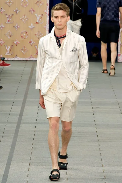 Look 34